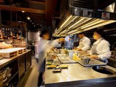 restaurant-5-star-under-management-beachfront-location-surfers-paradise-4-sale-1