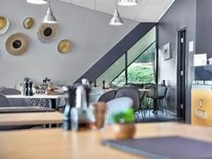 well-established-seafood-dine-in-takeaway-business-for-sale-burnie-tas-3