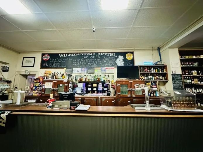 renowned-hotel-for-sale-restaurant-bar-scenic-wilmington-sa-0