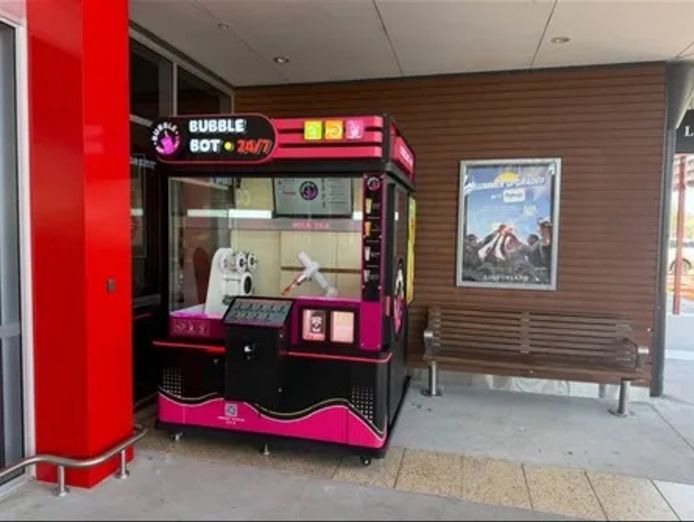 fully-automated-robotic-bubble-tea-machine-business-2