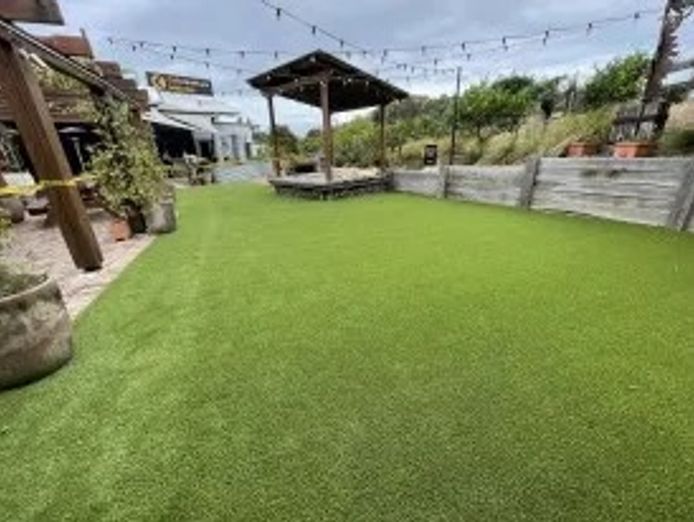 kombograss-franchise-the-no-sand-infill-artificial-grass-pioneers-2