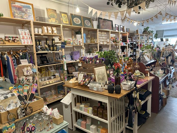 unique-retail-gift-shop-for-sale-bustling-belgrave-vic-location-2