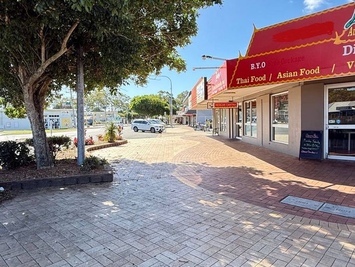 highly-popular-thai-restaurant-takeaway-shop-for-sale-busy-torquay-qld-location-2