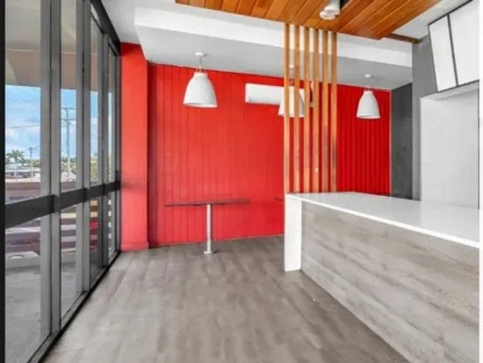 bowen-drive-thru-low-entry-cost-conversion-of-chicken-and-burger-shop-2