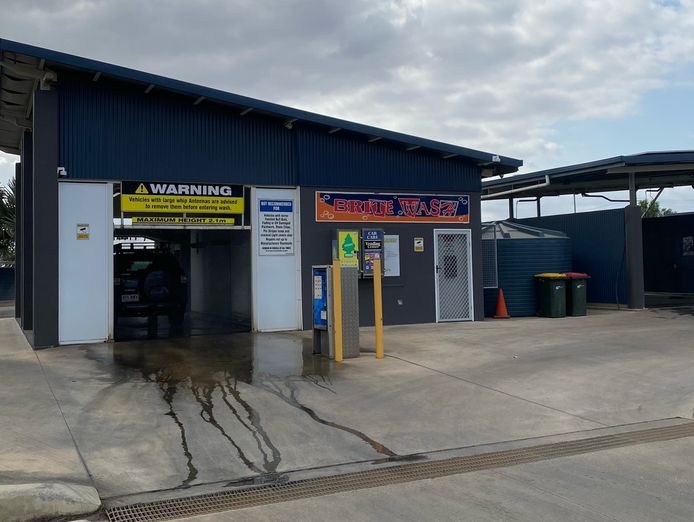 wellestablishedcarwashforsalebusyblackwaterqldlocation0