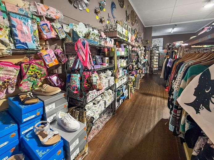 mid-north-coast-established-laurieton-giftware-clothing-business-5