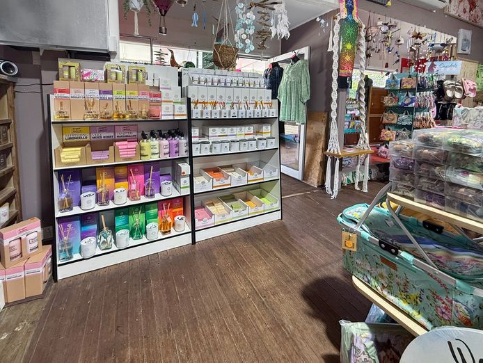 mid-north-coast-established-laurieton-giftware-clothing-business-6