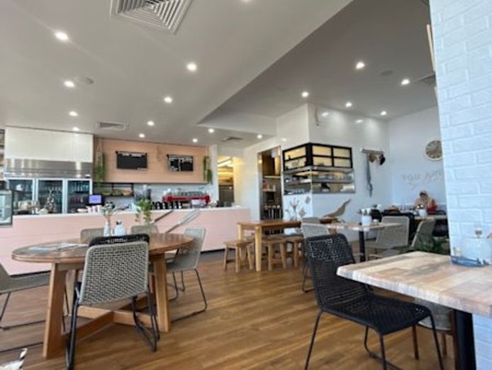 well-established-alfies-coffee-shop-for-sale-scenic-cabarita-beach-location-3
