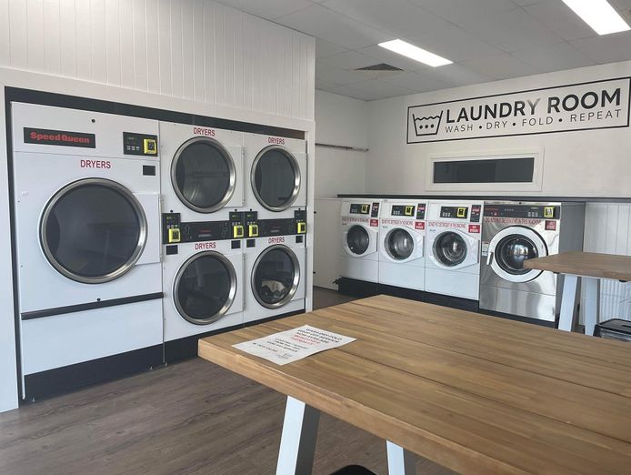 high-performing-laundromat-business-for-sale-prime-lake-cathie-nsw-2