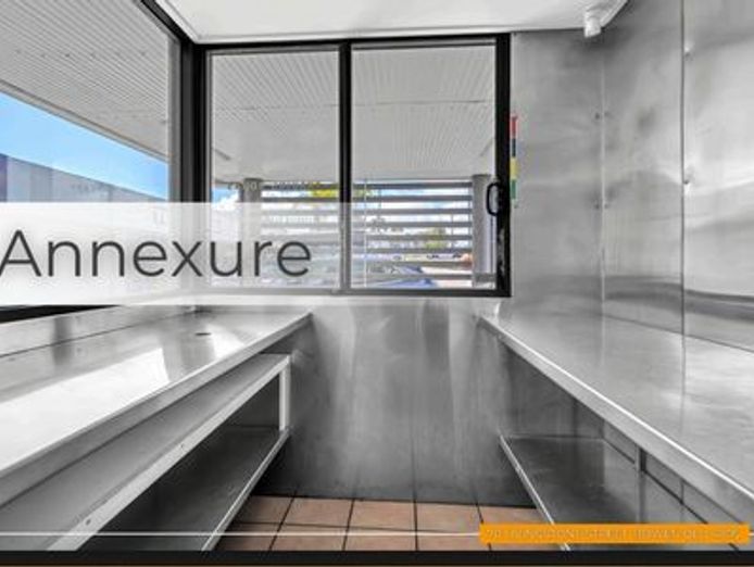 bowen-drive-thru-low-entry-cost-conversion-of-chicken-and-burger-shop-0