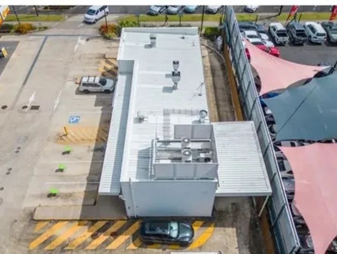 cairns-drive-thru-opportunity-circa-299k-high-exposure-location-2