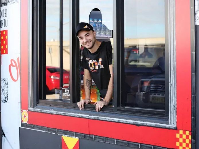 oporto-drive-thru-restaurant-for-sale-in-manor-lakes-join-the-familia-2