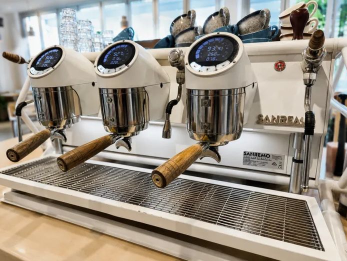 thriving-licensed-cafe-coffee-for-sale-mermaid-waters-gold-coast-3