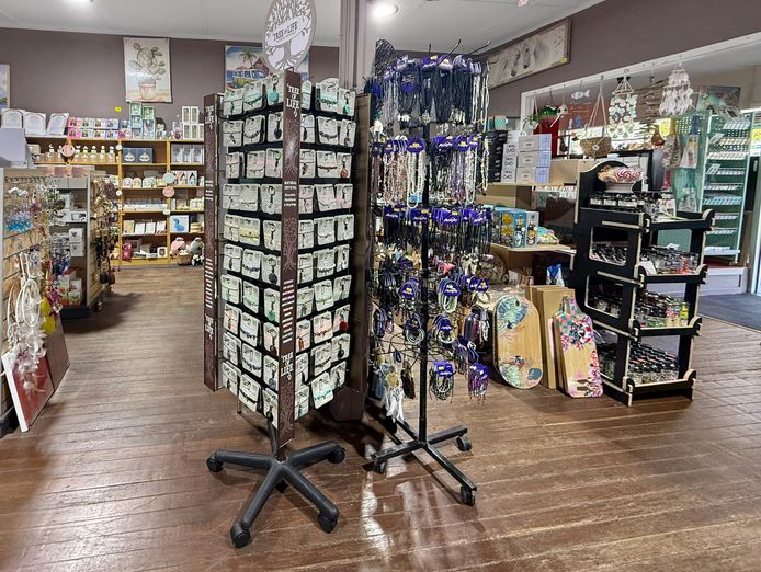 mid-north-coast-established-laurieton-giftware-clothing-business-2