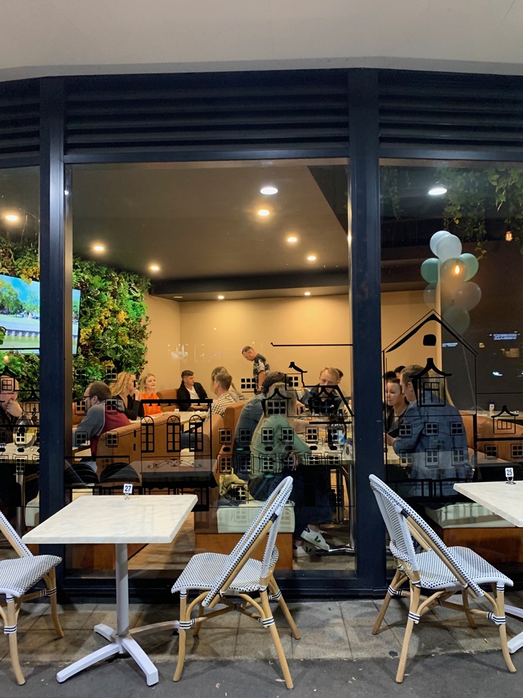 Popular Cafe/ Restaurant For Sale Prime Sydney Location Recently