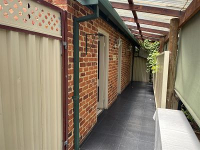 prime-restaurant-business-for-sale-in-guildford-great-location-amp-profit-1