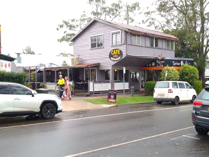 restaurateurs-amp-cafe-bar-operators-ignite-this-unique-spice-of-life-cafe-deli-a-0