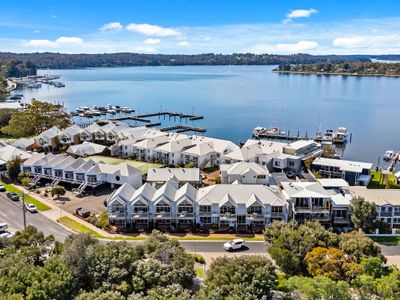 the-moorings-at-metung-freehold-business-4