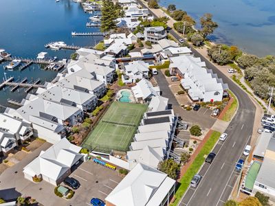 the-moorings-at-metung-freehold-business-1