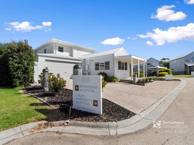 captains-cove-waterfront-apartments-4