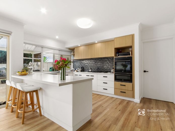 captains-cove-waterfront-apartments-8