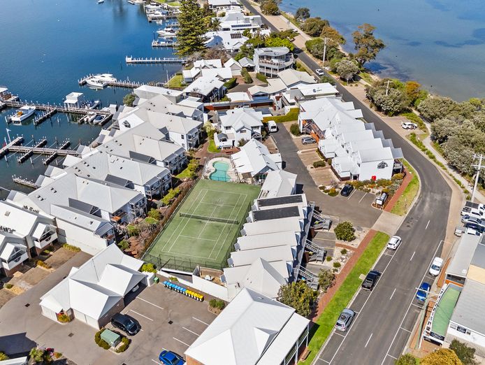 the-moorings-at-metung-freehold-business-1