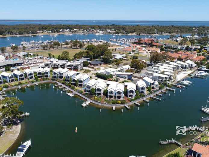 captains-cove-waterfront-apartments-0
