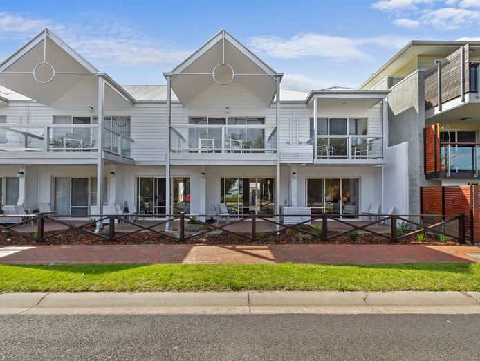 the-moorings-at-metung-freehold-business-7