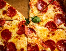 Dream of owning your very own pizza business? This one could be for you!