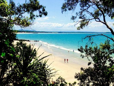 art-and-retail-business-for-sale-iconic-hastings-street-noosa-heads-location-1