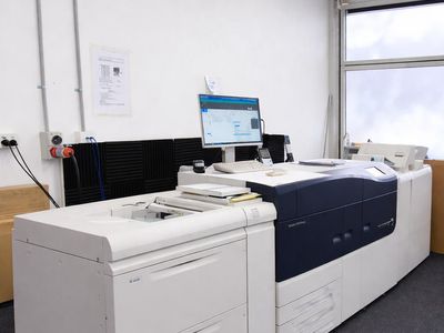 signage-print-opportunity-repeat-b2b-clients-in-a-high-growth-commercial-hub-1
