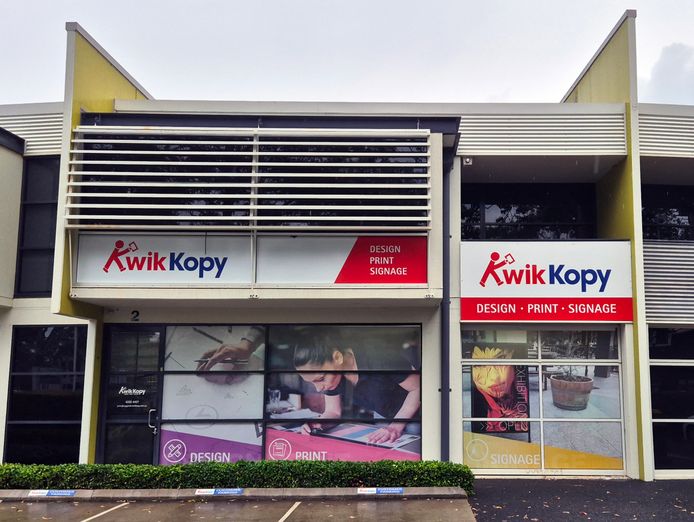 signage-print-opportunity-repeat-b2b-clients-in-a-high-growth-commercial-hub-0