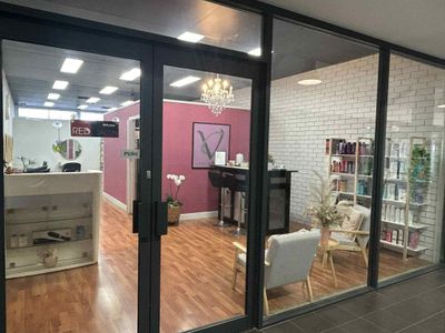 well-established-hair-and-beauty-salon-in-busy-coolbellup-shopping-centre-0