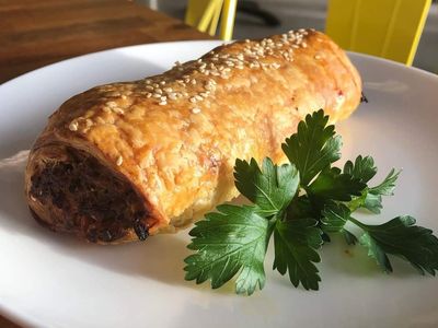 under-offer-best-cafe-in-town-1