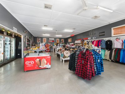 under-offer-rare-retail-opportunity-in-peel-region-2