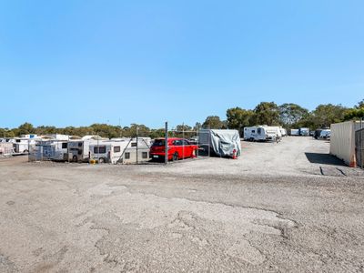 profitable-storage-business-including-freehold-1