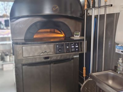 authentic-neapolitan-pizzeria-9