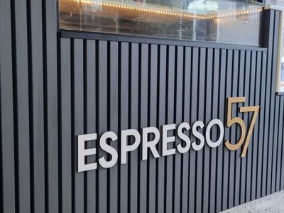 cafe-with-a-different-style-4