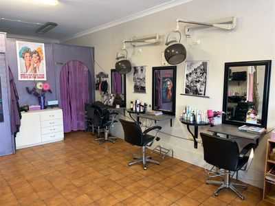 established-local-salon-40-years-of-trade-strong-commun-3