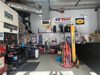 powell-automotives-20-year-established-mechanical-workshop-4