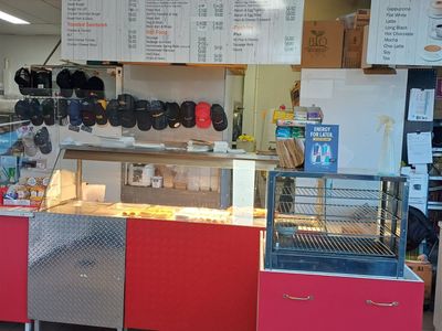 under-offer-cafe-lunch-bar-for-sale-3