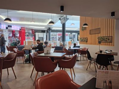 premium-franchise-cafe-high-traffic-shopping-centre-1