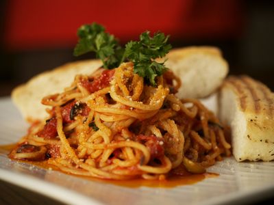 well-established-italian-restaurant-near-the-coast-8