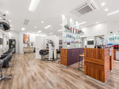 under-offer-this-hair-salon-is-a-must-see-1