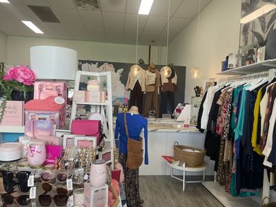 under-offer-established-lifestyle-fashion-boutique-nor-perth-2