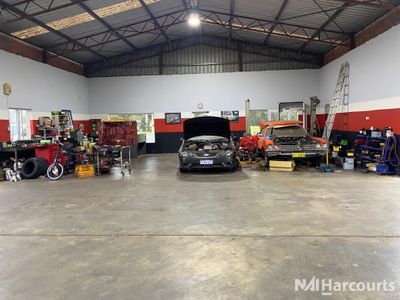 fantastic-automotive-services-business-0