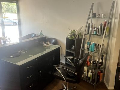 fantastic-hair-salon-in-a-prime-location-on-albany-highway-6