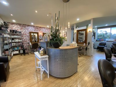 boutique-hair-salon-established-20-years-loyal-client-base-lifestyle-location-5