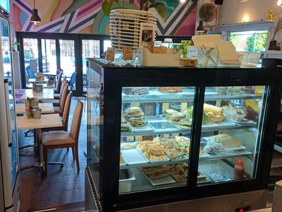 thriving-cafe-in-mount-hawthorn-2