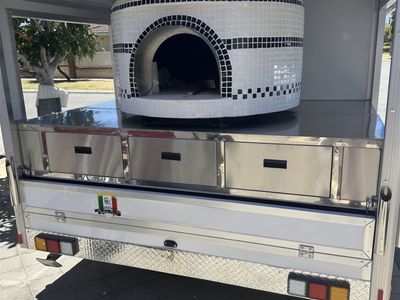 nunzio-39-s-mobile-pizza-4